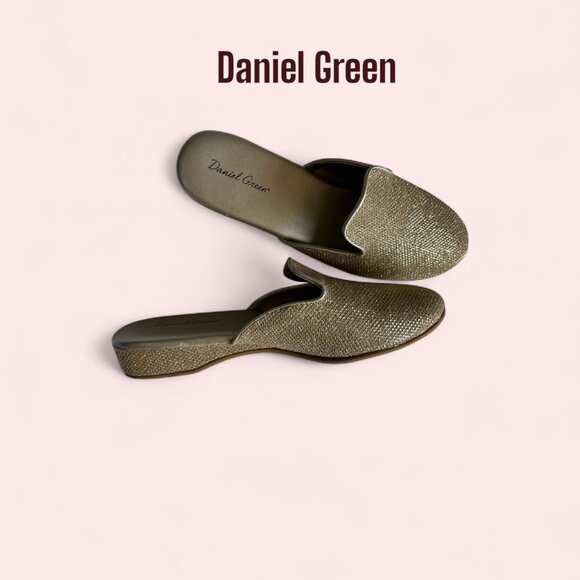 Daniel Green Women’s Gold Metallic Slip-On Flats - Picture 1 of 5